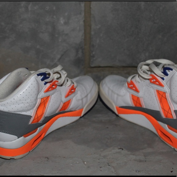 Nike - Picture 3 of 5